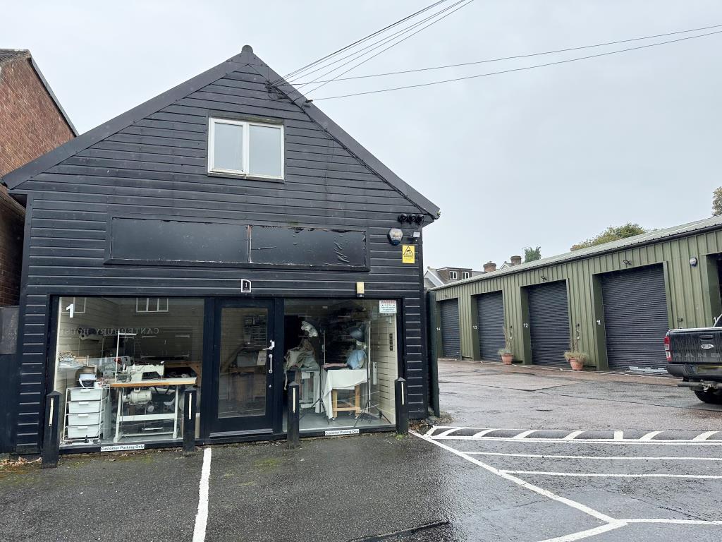Lot: 56 - BUSINESS PARK FOR INVESTMENT - Shop